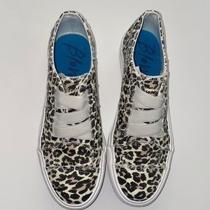 NIB Blowfish Marley Crème City Kitty Canvas